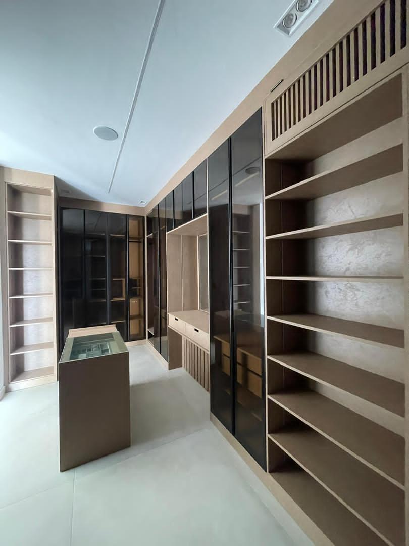 LUXURY 5BEDROOM FULLY DETACHED DUPLEX FOR SALE.