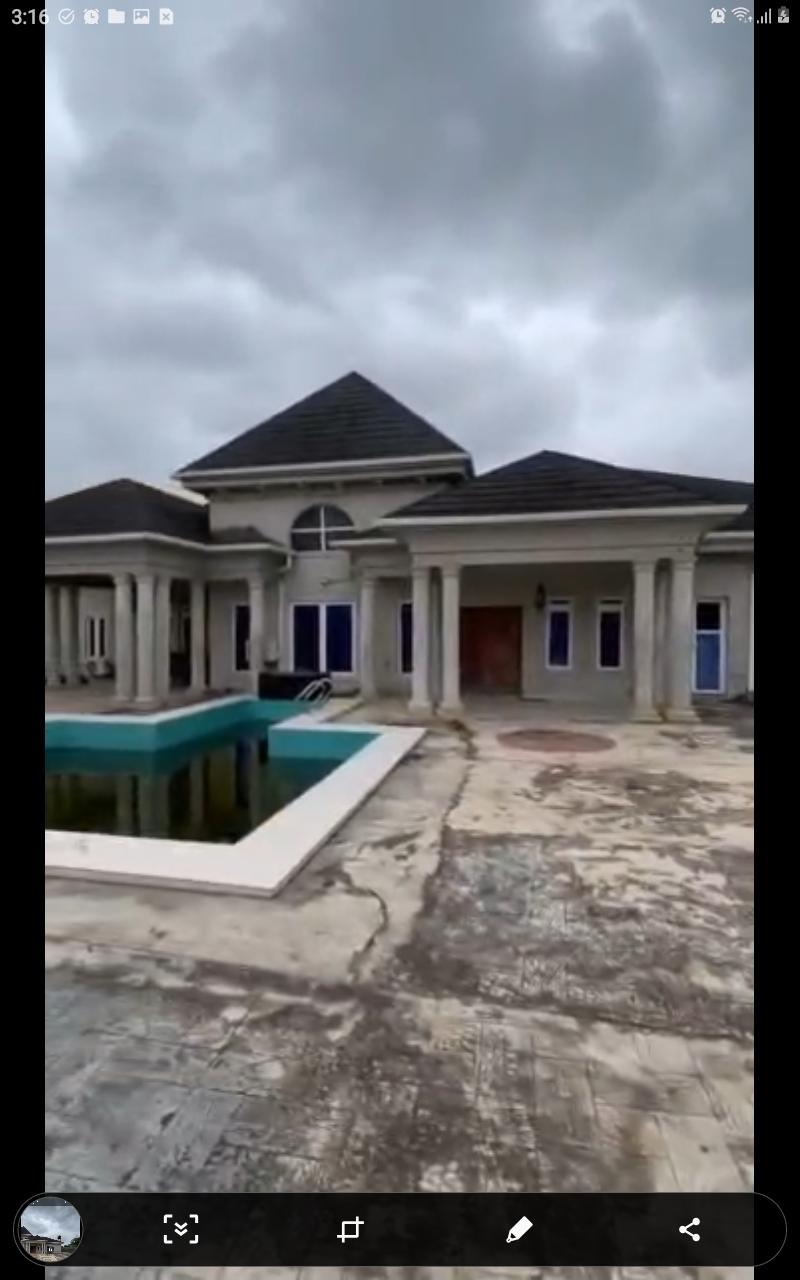 5-Bedroom Fully Detached Bungalow with Swimming Pool at Jakande/Isolo