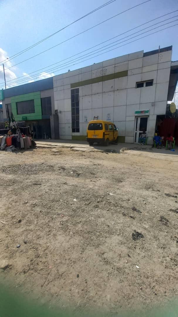 🔥 Commercial Hall Building Facing Oshodi-Apapa Expressway – Oshodi