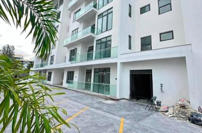 3-Bedroom Luxury Apartment with BQ | Banana Island