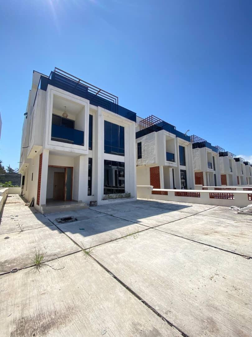 5-Bedroom Fully Detached Duplex with BQ, Office & Open Rooftop Terrace | Ikota, Lekki County