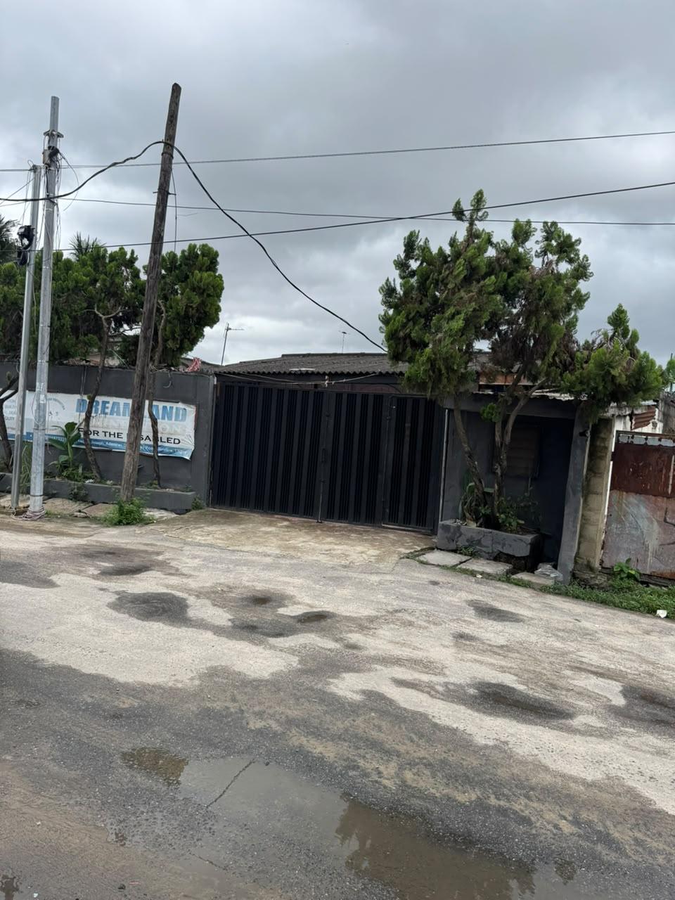 4-Bedroom Detached Bungalow with Mini Flat for Sale | Surulere, Lagos