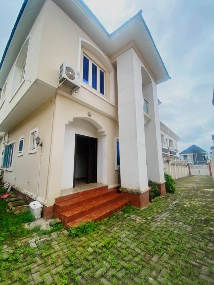5-Bedroom Fully Detached Duplex with BQ | Magodo Phase 1 GRA