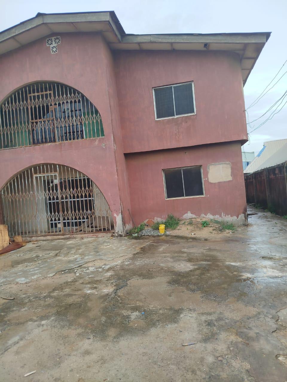 4 Units of 3-Bedroom Flats on Over a Full Plot Along Command Road