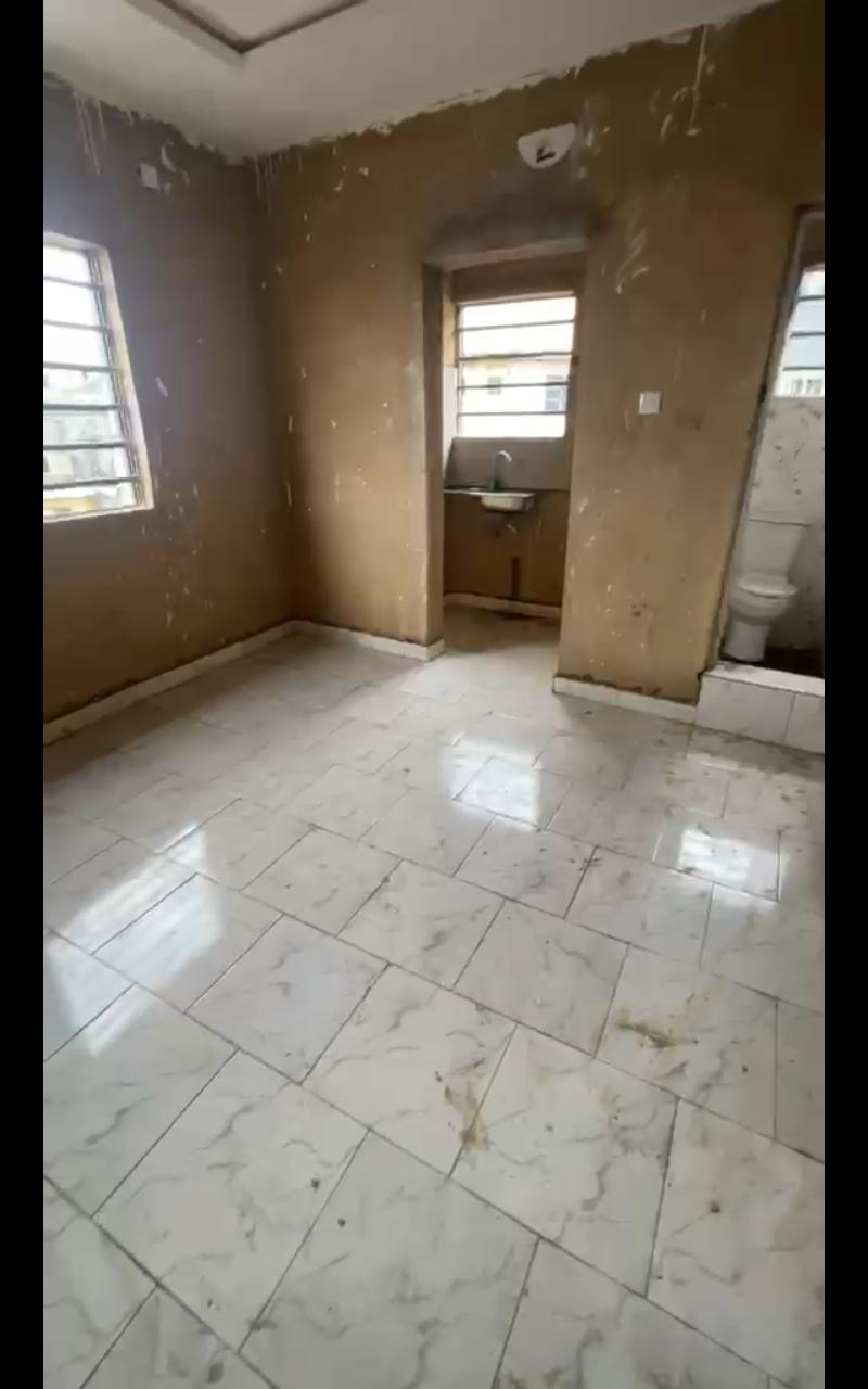 Room Self-Contained at Shomolu