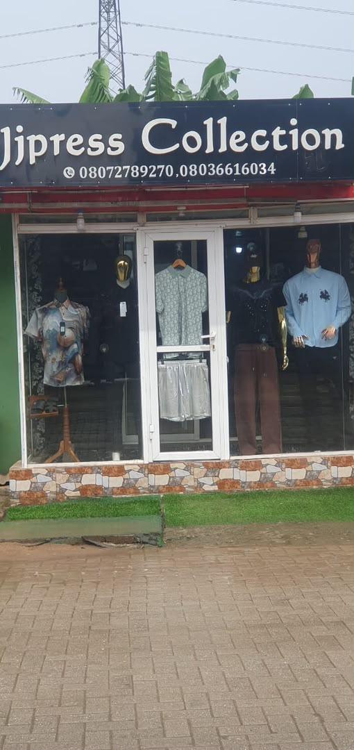 Shop to Let at NNPC Side