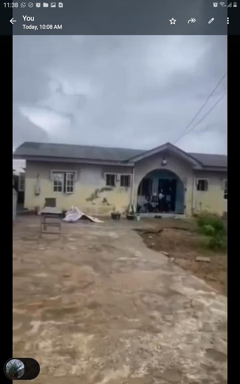 3-Bedroom Bungalow with 4 Shops on Full Plot at Temidire, Bada Ayobo