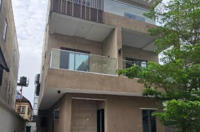 5-Bedroom Duplex with BQ and Private Pool for Sale – Lekki Phase 1, Lagos