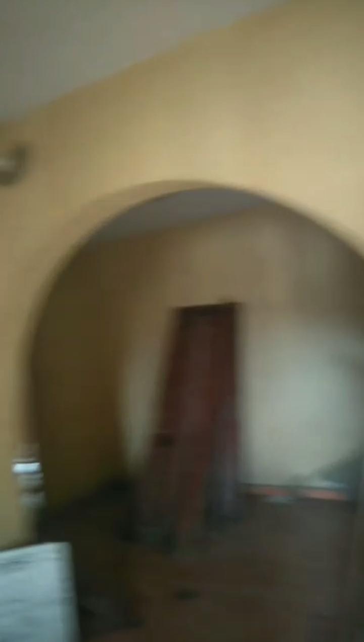 Massive 4-Bedroom Upstairs Apartment | Ago