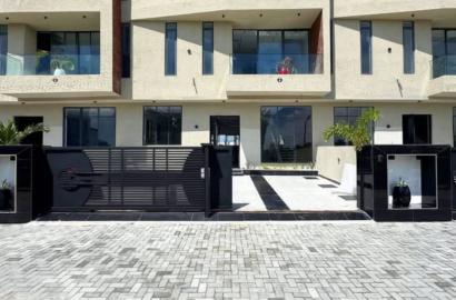 5-bedroom duplex with BQ for sale – Lekki Phase 1