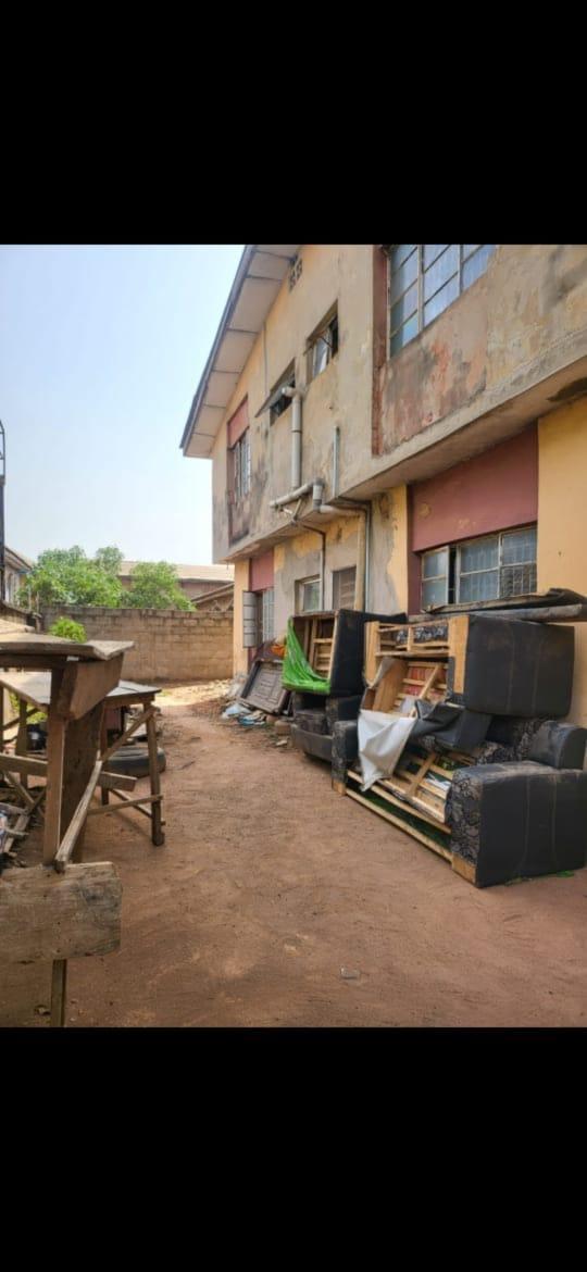 Old building of 4 units of 3-bedroom flats for sale – obawole