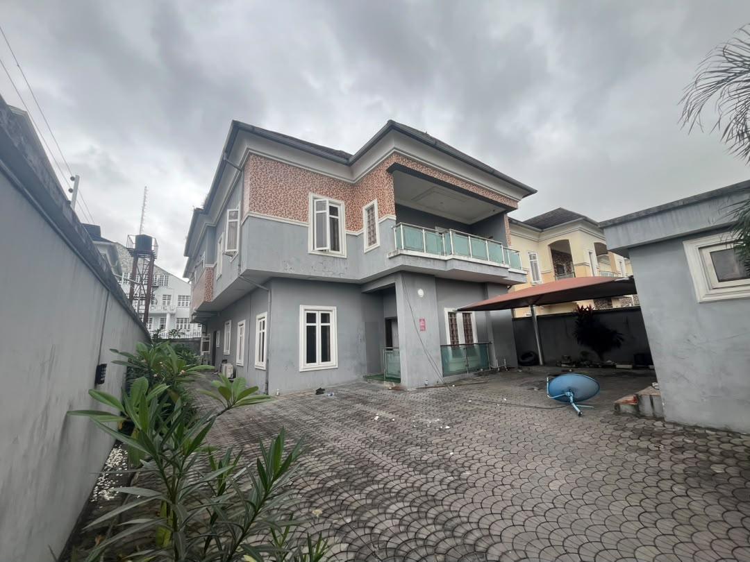 5-Bedroom House + Room Service Quarters for Lease at Lekki Phase 1