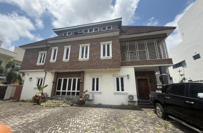 5-Bedroom Detached Residence at Pinnock Beach Estate