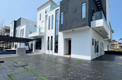 5-Bedroom Detached Home at Victory Park Estate, Osapa London