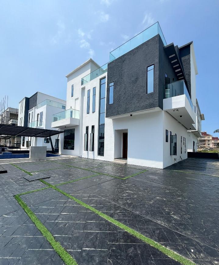5-Bedroom Detached Home at Victory Park Estate, Osapa London