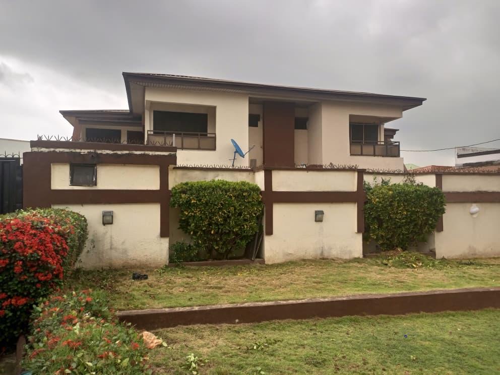 980SQM Land + Building for Sale at Magodo Phase 2