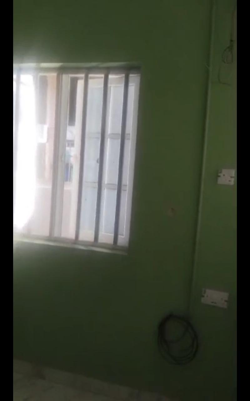Mini Flat Upstairs at Greenfield Estate, Ago Palace Way