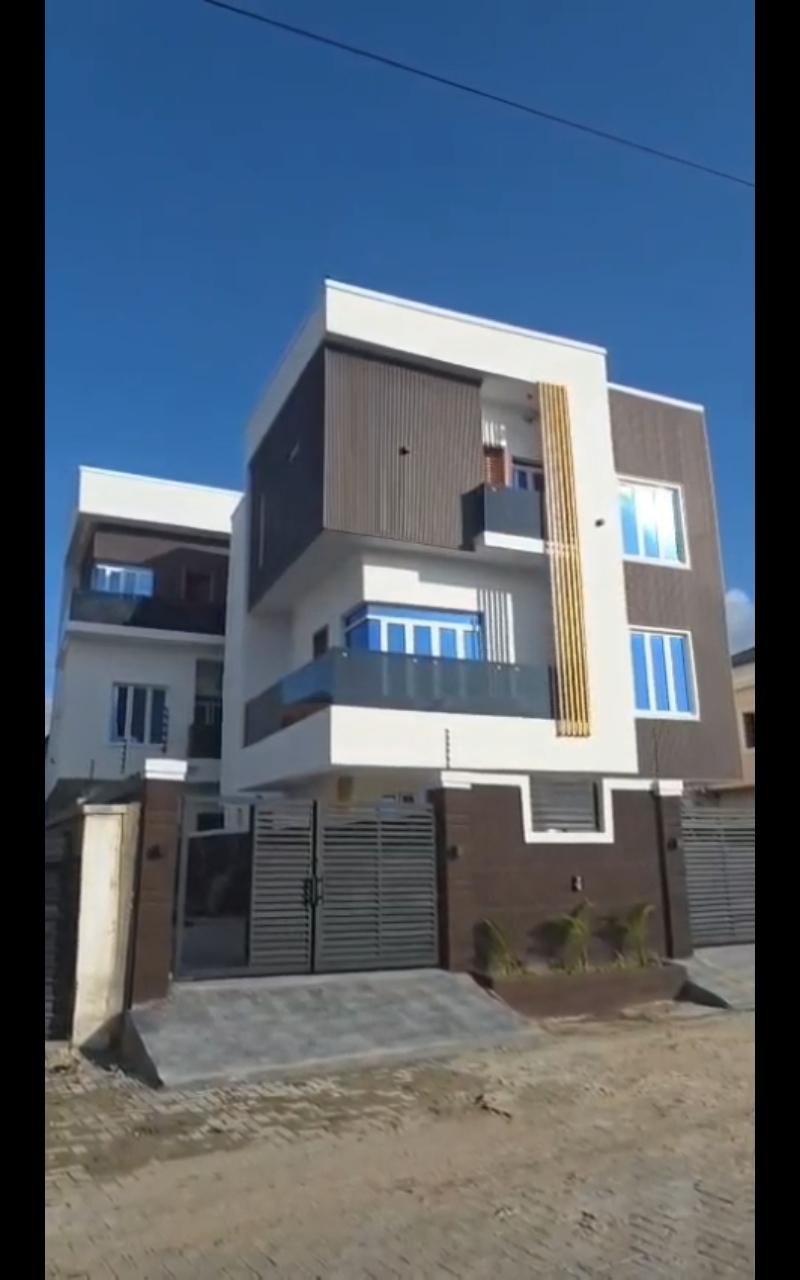 5-Bedroom Fully Detached Duplex with BQ & Inverter for Sale 🏡🔥