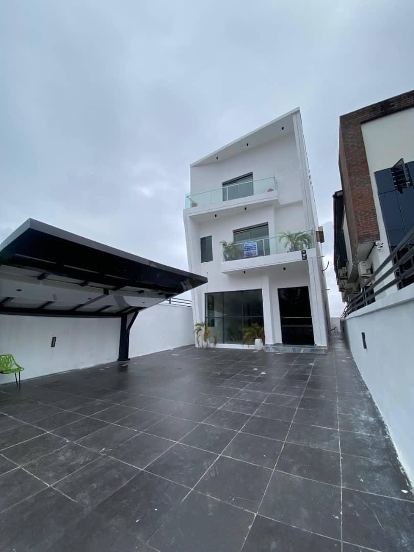 5-Bedroom Fully Detached Duplex with BQ, Cinema & Pool — Chevron 🏡🔥