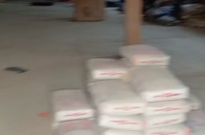 Brand new Warehouse in ijegun papa major Bustop close to road