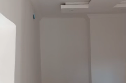 A Gigantic mini flat, newly renovated @council bus stop axis very close to bus stop