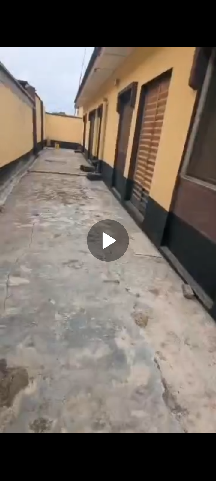 FULL PLOT OF LAND, CONSISTING OF A UNIT OF 4BED FLAT, 3 UNIT OF MINI FLAT, 4SHOPS. @ST MARY'S BUS STOP OFF GOVERNOR ROAD