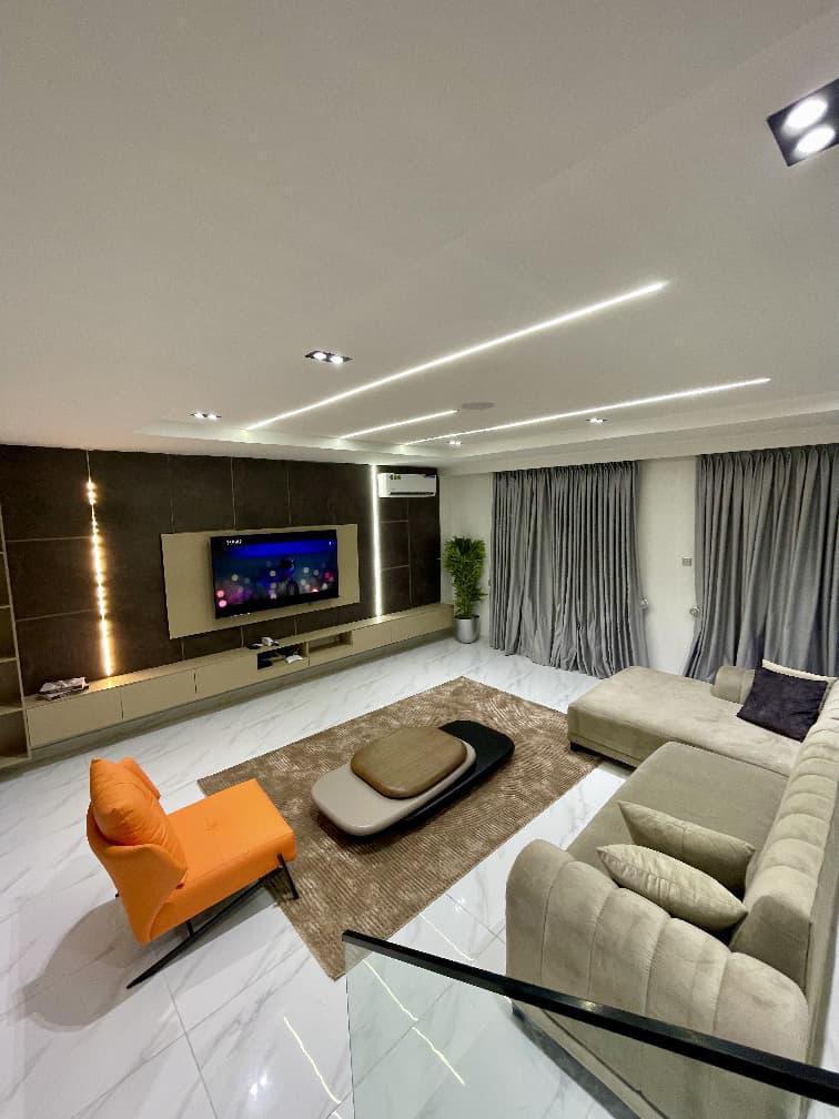 Fully Furnished Luxury Duplexes & Apartments @Ademola Adetokunbo, VI