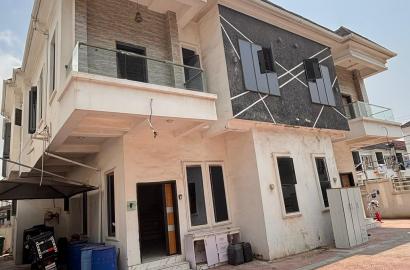 Distress Sale – 4 Bedroom Semi-Detached Duplex @FIRST CLASS Estate, Orchid Road.