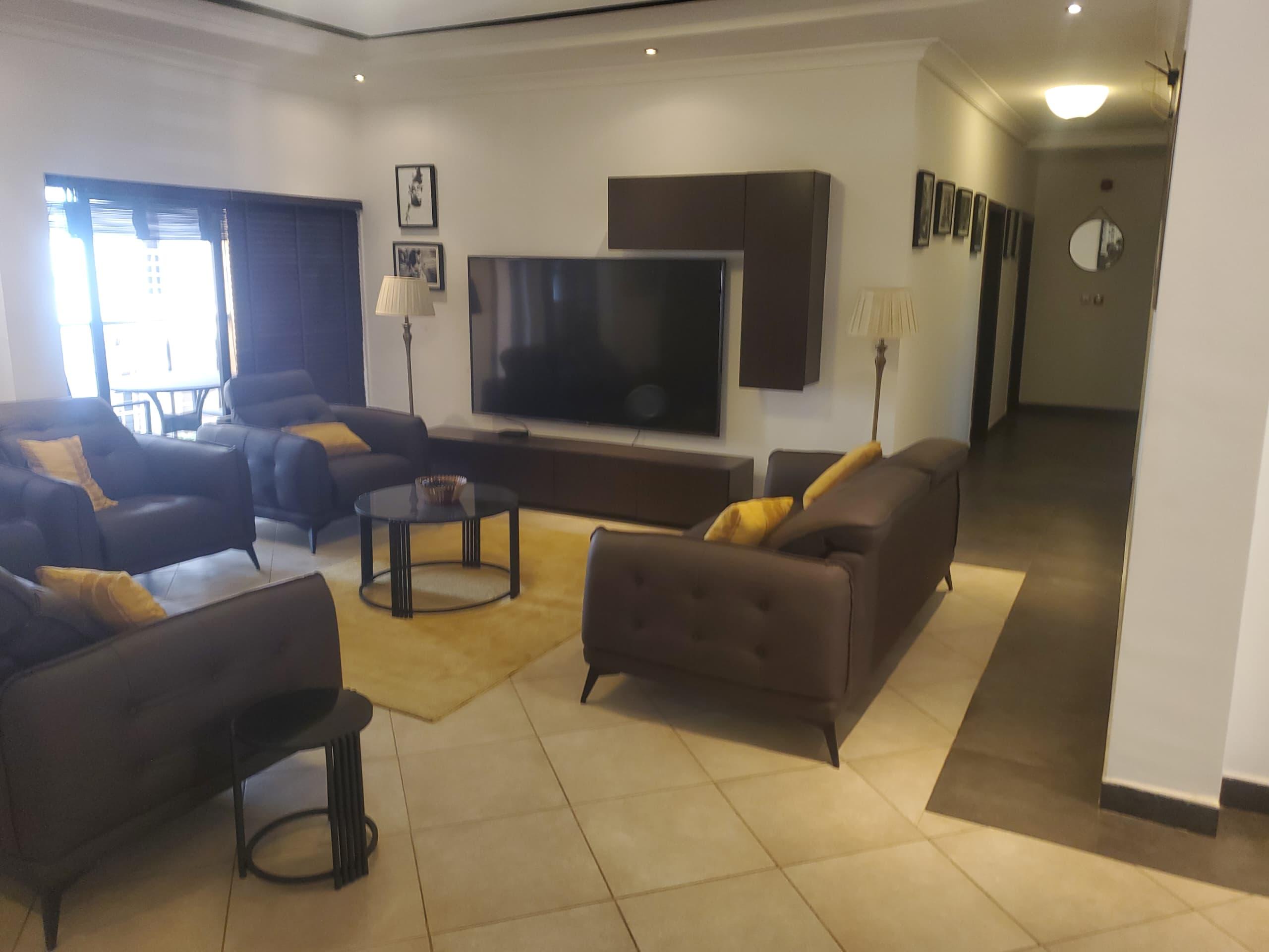 3-bedroom apartment and 1 study @Banana island road