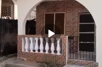 4 BEDROOM FLAT AND 3 UNITS OF ROOM AND PARLOR, OFF ISHUTU ROAD IGANDO.