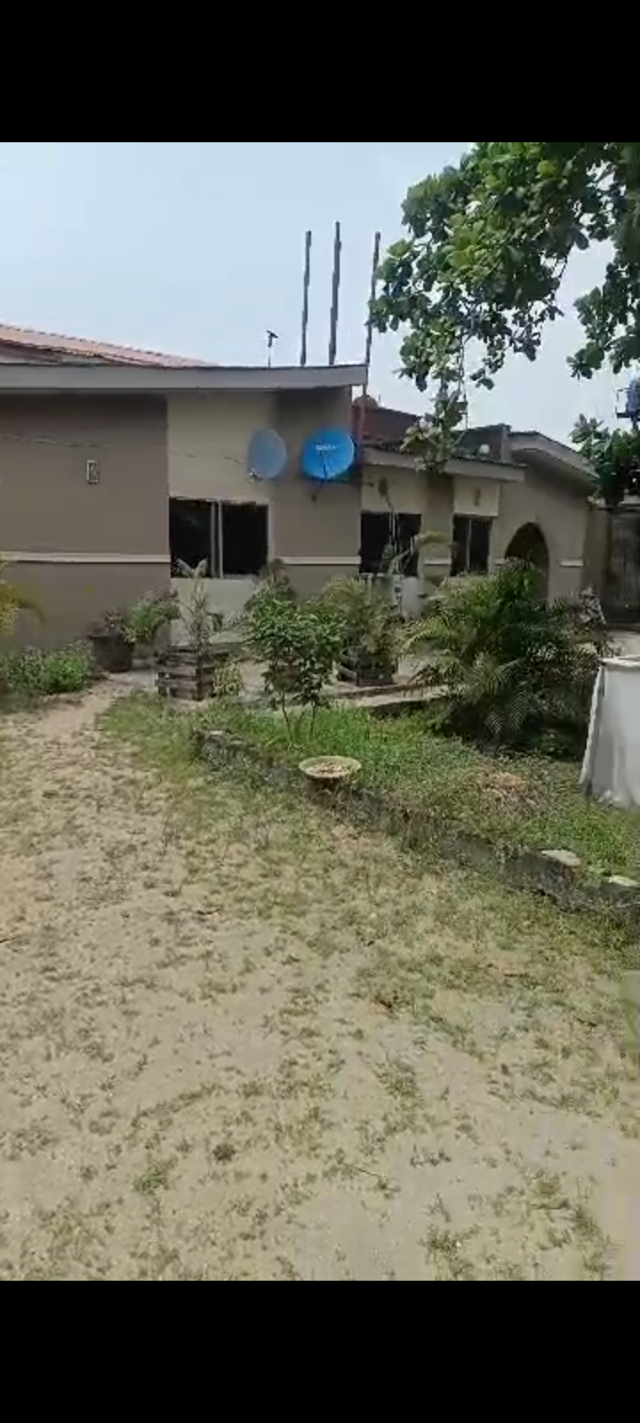 5 bedroom bungalow on 700sqm @Ajoke Street, close to canal estate off ago palace way okota Lagos