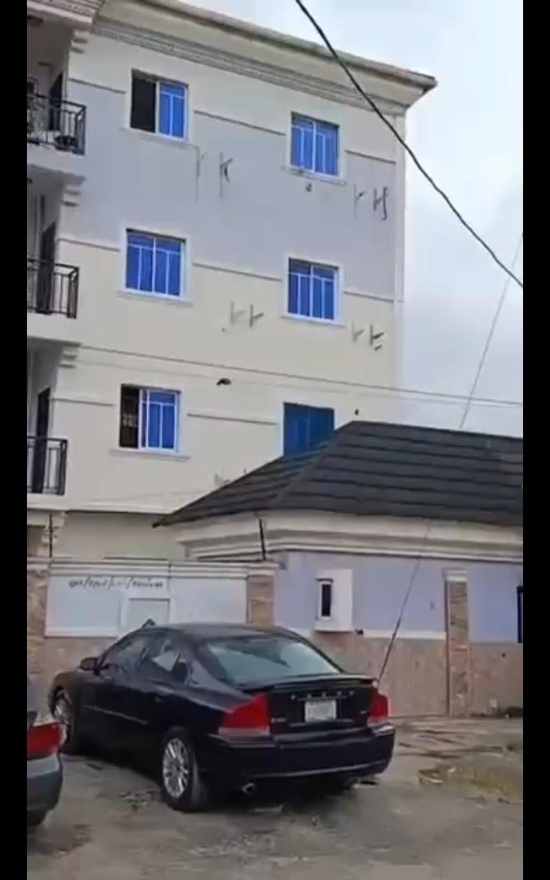 12 Flats on 720sqm | 📍Off Ago Palace Way, Okota
