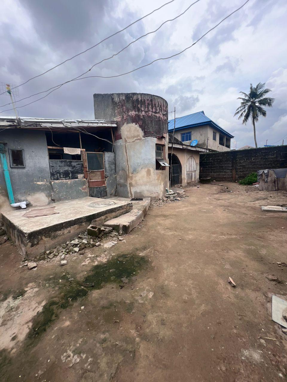 Demolishable Structure on Plot of Land for Sale – Onimaba Estate, Ikotun/Igando Road, Lagos