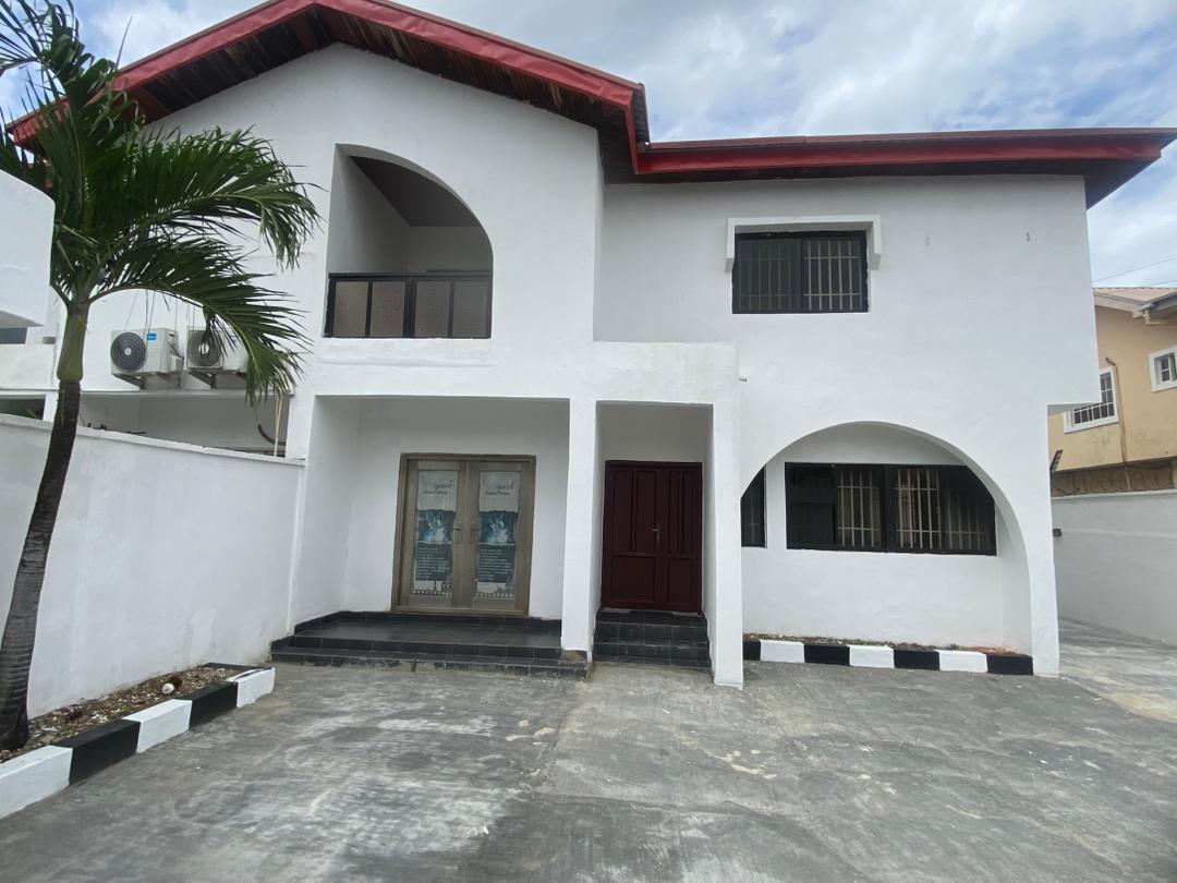 5 BEDROOM SEMI-DETACHED HOUSE WITH 2-ROOM BQ – LEKKI PHASE 1