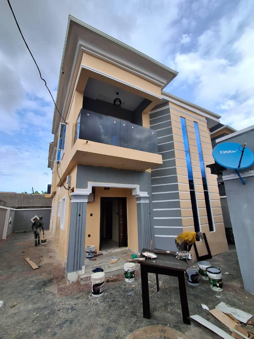 4 BEDROOM DUPLEX WITH BIG SHOP – NEW LONDON ESTATE, BARUWA, LAGOS
