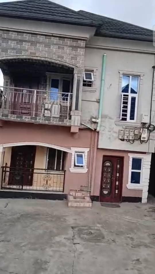 BLOCK OF FLATS + ADDITIONAL UNITS : Elemu, Bucknor, Lagos