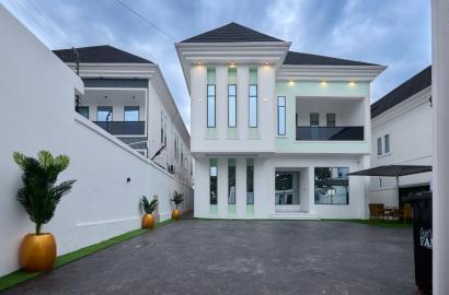 Newly Built Luxury 5-Bedroom Fully Detached Duplex with BQ 📍 Location: Omole Phase 1, Lagos, Nigeria