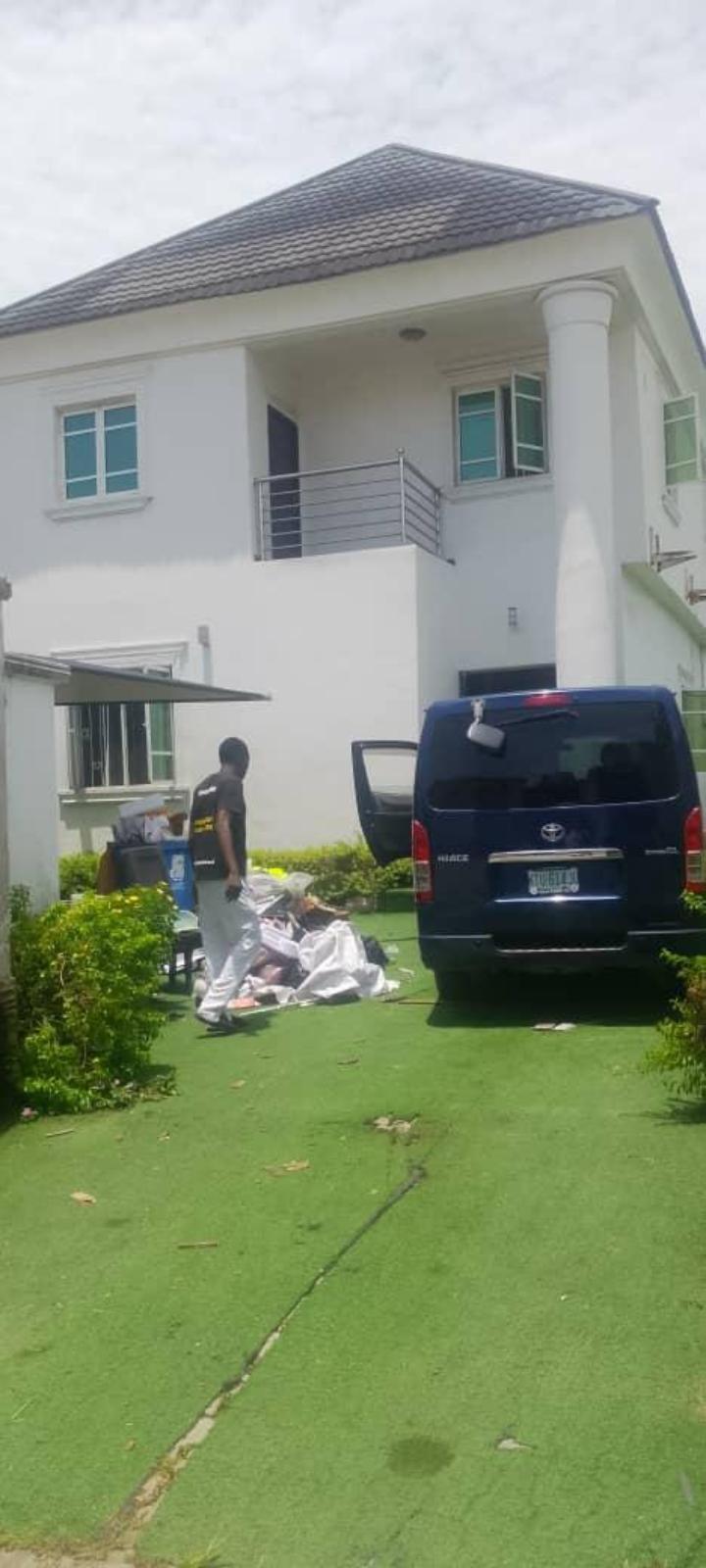 5 Bedroom Detached House with BQ for Office Use in Lekki Phase 1