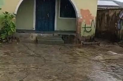 Mixed Residential Building (2-Bedroom + Self-Contained Units) for Sale – Ijegun, Lagos