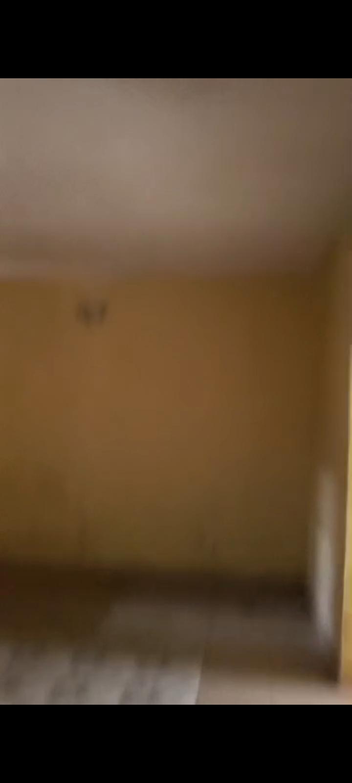 🏡 TO LET 2-Bedroom Flat 📍 Location: Ijegun, Lagos (Not Far from the Main Road)