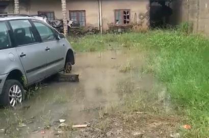 🏡 FOR SALE Land with Demolishable Building 📍 Location: Oke-Afa, Lagos