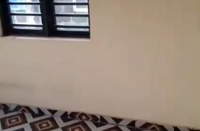 🏡 TO LET Standard 2-Bedroom Upstairs Flat 📍 Location: Off Governor Road, Lagos
