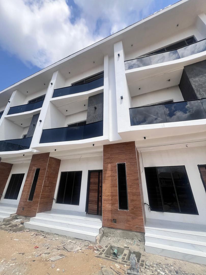 Luxury 4-Bedroom Terrace Duplex with Pool @ Lekki Phase 1, Lagos