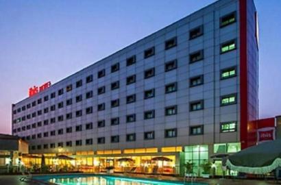 FUNCTIONAL188 ROOMS HOTEL AT AIRPORT ROAD AJAO ESTATE ISOLO LAGOS STATE. FOR SALE