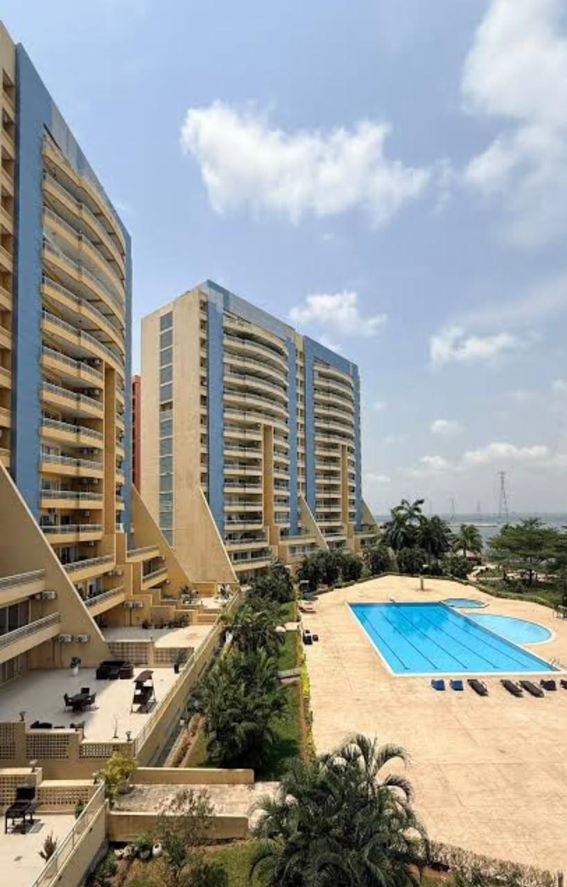 5-Star 4-Bedroom Penthouse Water-View Apartment | Banana Island