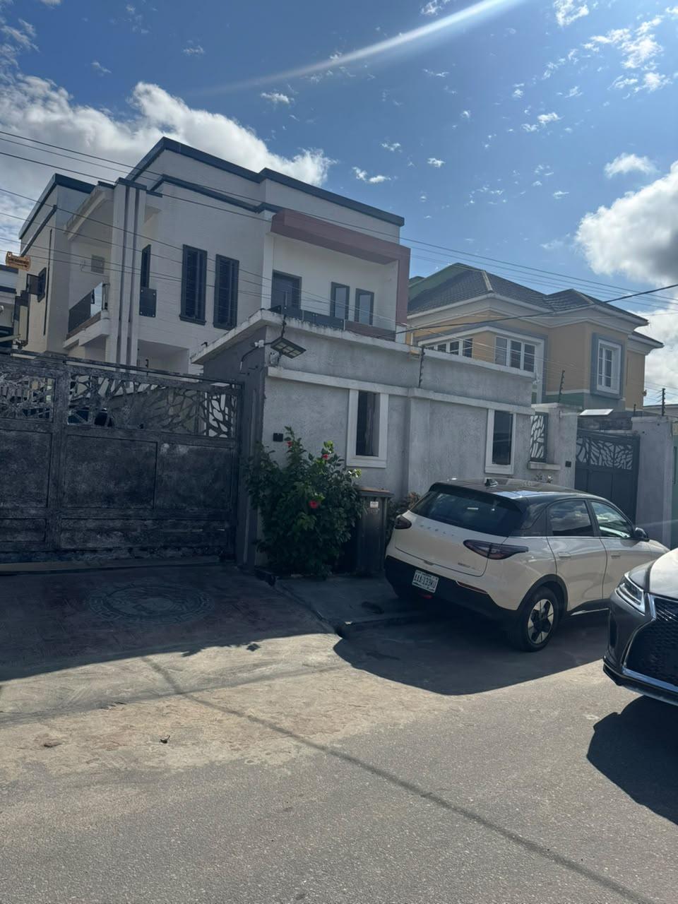 4-Bedroom Duplex with BQ for Sale | Surulere, Lagos