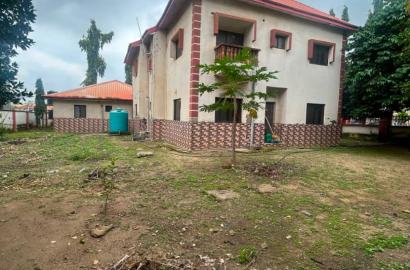 5-Bedroom Detached House + 3-Bedroom Bungalow on 1,000sqm Corner Piece at Mabushi