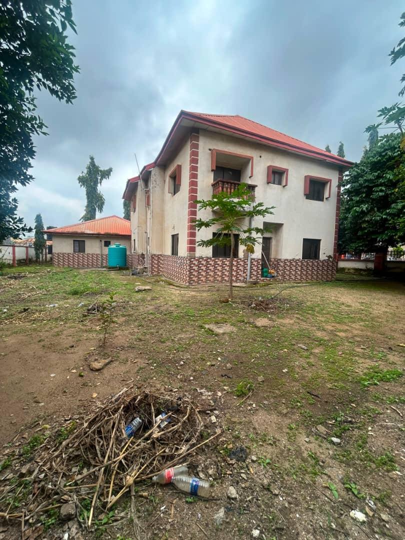 5-Bedroom Detached House + 3-Bedroom Bungalow on 1,000sqm Corner Piece at Mabushi