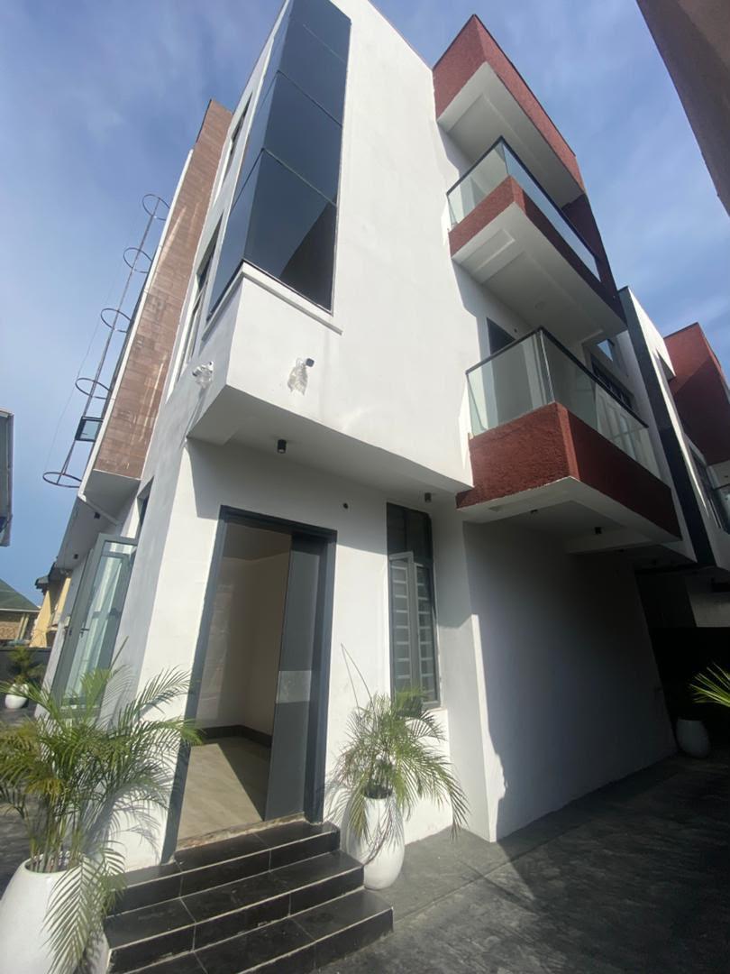 5-Bedroom Fully Detached Duplex with BQ for Sale at Lekki Phase 1