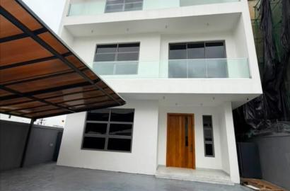 5-Bedroom Luxury Home with 2 BQs, Study, Cinema & Swimming Pool for Sale in Ikoyi